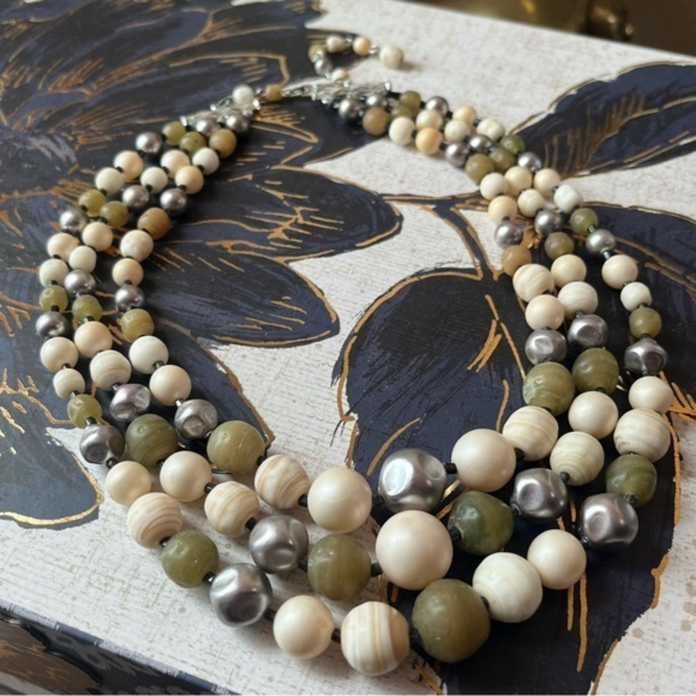 Vintage 60s Lucite Pistachio Green Cream and Silver Chunky Beaded Necklace